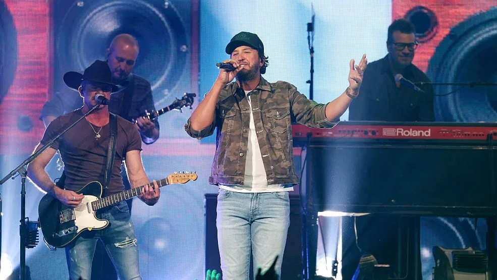 Luke Bryan live on tour